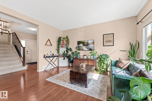 5519 209 Street Nw, Edmonton, AB - Indoor Photo Showing Living Room