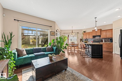 5519 209 Street Nw, Edmonton, AB - Indoor