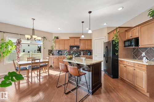 5519 209 Street Nw, Edmonton, AB - Indoor Photo Showing Kitchen