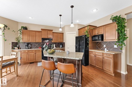 5519 209 Street Nw, Edmonton, AB - Indoor Photo Showing Kitchen