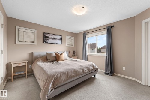 5519 209 Street Nw, Edmonton, AB - Indoor Photo Showing Bedroom