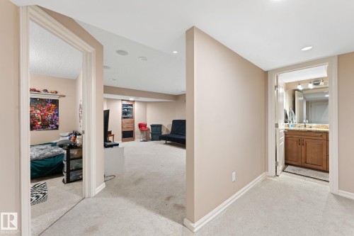 5519 209 Street Nw, Edmonton, AB - Indoor Photo Showing Other Room