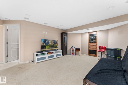 5519 209 Street Nw, Edmonton, AB - Indoor