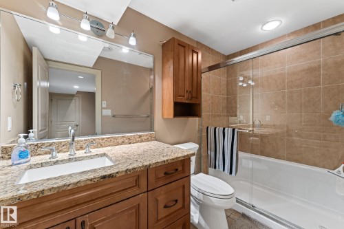 5519 209 Street Nw, Edmonton, AB - Indoor Photo Showing Bathroom