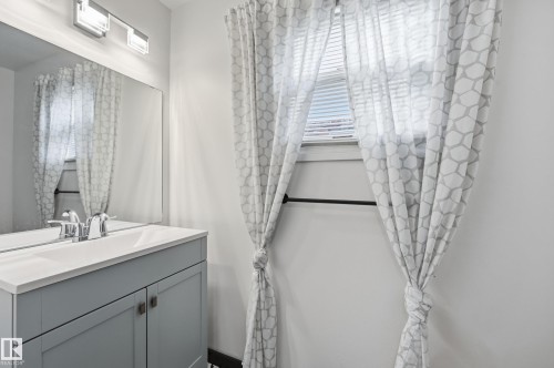 49 Pineridge Crescent, St. Albert, AB - Indoor Photo Showing Bathroom