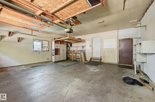 49 Pineridge Crescent, St. Albert, AB - Indoor Photo Showing Garage