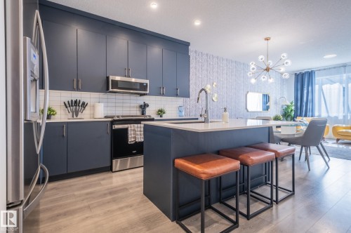 2015 Desrochers Drive, Edmonton, AB 