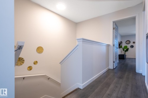 2015 Desrochers Drive, Edmonton, AB 