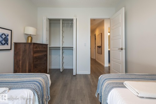 2015 Desrochers Drive, Edmonton, AB 