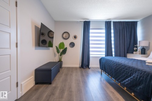 2015 Desrochers Drive, Edmonton, AB 