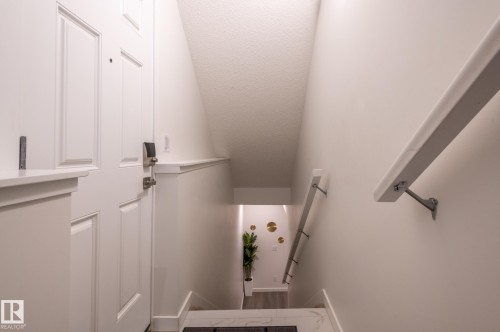 2015 Desrochers Drive, Edmonton, AB 