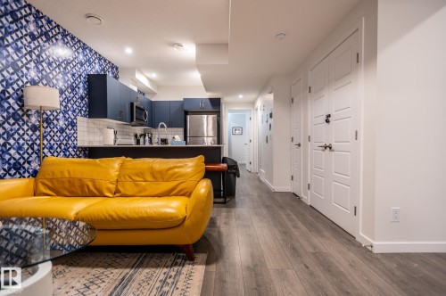2015 Desrochers Drive, Edmonton, AB 