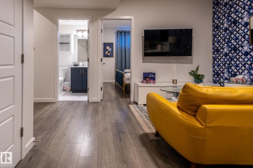 2015 Desrochers Drive, Edmonton, AB 
