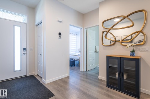 2015 Desrochers Drive, Edmonton, AB 