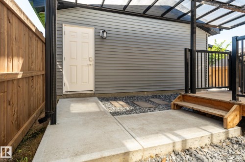 2015 Desrochers Drive, Edmonton, AB 