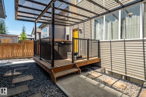 2015 Desrochers Drive, Edmonton, AB 