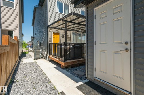 2015 Desrochers Drive, Edmonton, AB 