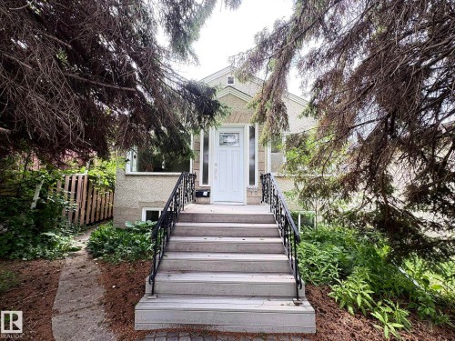 9513 88 Avenue, Edmonton, AB 