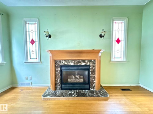 9513 88 Avenue, Edmonton, AB 