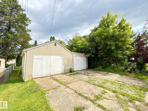 9513 88 Avenue, Edmonton, AB 