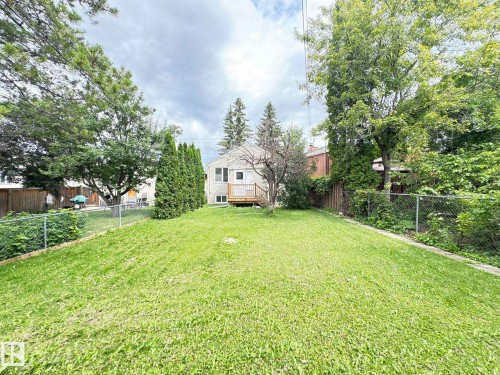 9513 88 Avenue, Edmonton, AB 