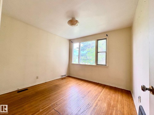9513 88 Avenue, Edmonton, AB 