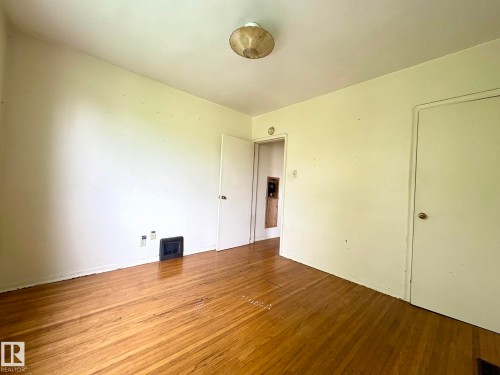 9513 88 Avenue, Edmonton, AB 