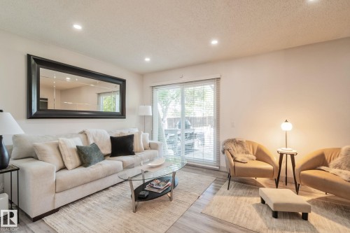 15 Grandin Wood(S), St. Albert, AB - Indoor Photo Showing Living Room