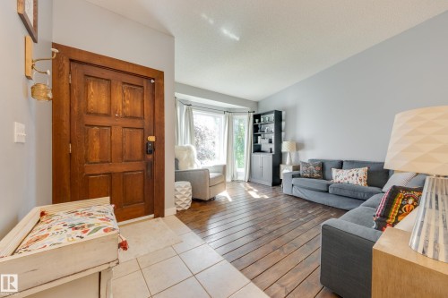 4810 42 Street, Beaumont, AB - Indoor Photo Showing Living Room