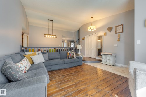 4810 42 Street, Beaumont, AB - Indoor Photo Showing Living Room