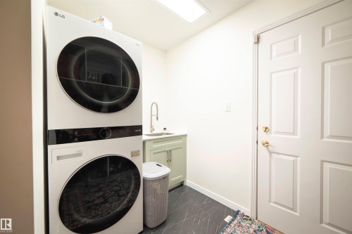 1417 115A Street, Edmonton, AB - Indoor Photo Showing Laundry Room