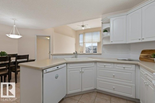 #412 9760 174 St Nw, Edmonton, AB - Indoor Photo Showing Kitchen
