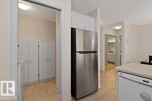 #412 9760 174 St Nw, Edmonton, AB - Indoor Photo Showing Kitchen