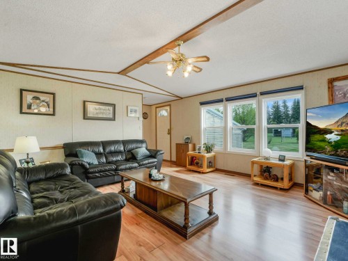 53133 Rge Road 223, Rural Strathcona County, AB - Indoor Photo Showing Living Room