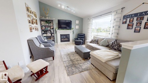 8821 8 Avenue, Edmonton, AB 