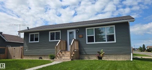 5730 55 Street   Vegreville, AB T9C 1J6