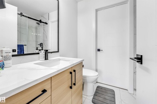 3807 40 Avenue, Beaumont, AB - Indoor Photo Showing Bathroom