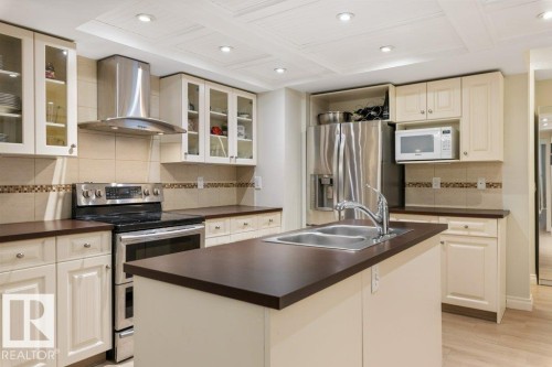 119 Grandin Woods Estates, St. Albert, AB - Indoor Photo Showing Kitchen With Double Sink