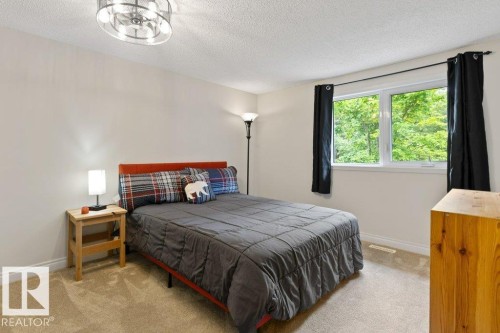 119 Grandin Woods Estates, St. Albert, AB - Indoor Photo Showing Bedroom