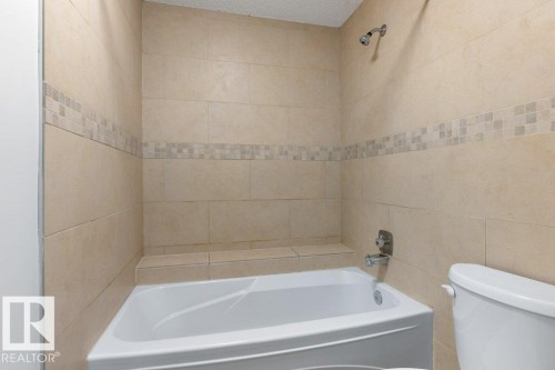 119 Grandin Woods Estates, St. Albert, AB - Indoor Photo Showing Bathroom