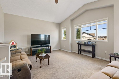 7511 177 Avenue, Edmonton, AB 