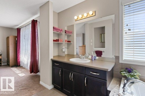 7511 177 Avenue, Edmonton, AB 