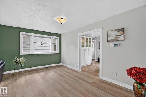 31 River Drive, Devon, AB - Indoor Photo Showing Other Room