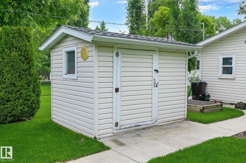 31 River Drive, Devon, AB - Outdoor With Exterior