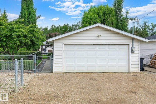 31 River Drive, Devon, AB - Outdoor