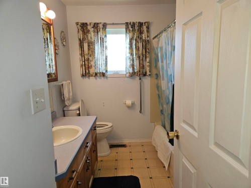 57415 Range Road 93, Rural St. Paul County, AB - Indoor Photo Showing Bathroom