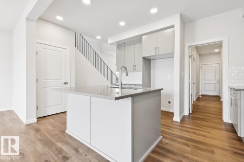 2482 Egret Loop Nw, Edmonton, AB - Indoor Photo Showing Kitchen