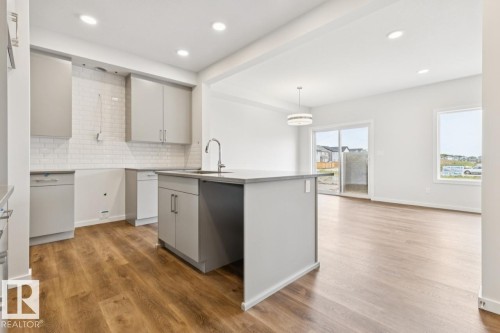 2482 Egret Loop Nw, Edmonton, AB - Indoor Photo Showing Kitchen With Upgraded Kitchen