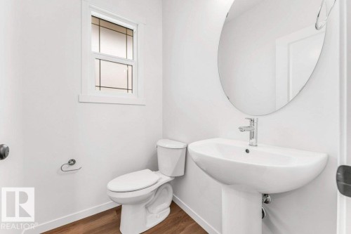 679 173 Avenue, Edmonton, AB - Indoor Photo Showing Bathroom