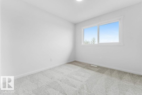 679 173 Avenue, Edmonton, AB - Indoor Photo Showing Other Room